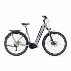 CUBE Kathmandu Hybrid ONE 625 Easy Entry Wave